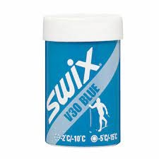 Blå voksstift til skismøring i koldt vejr.